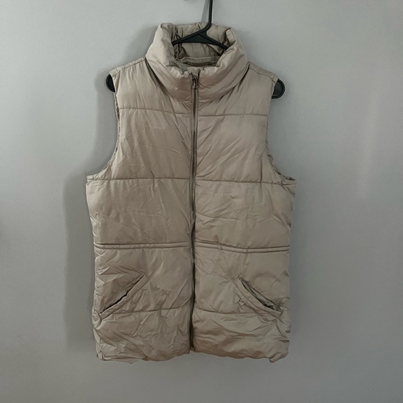 GAP Women's Light Tan Quilted Vest - Picture 1 of 6